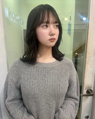 ミディアム カラー mizuho🐈⬛ 艶髪¦ダークトーンのヘアスタイル