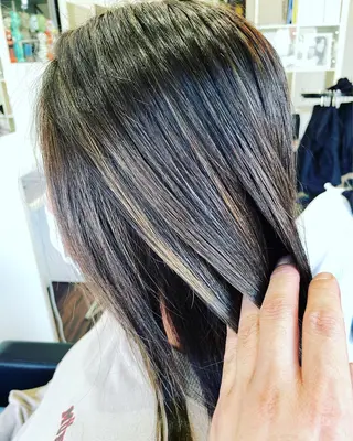 ロング SHINYA シンヤヘアーズのヘアスタイル