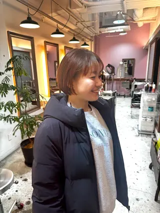 ショート タツキ／レイヤー／ パーマ／艶カラーのヘアスタイル