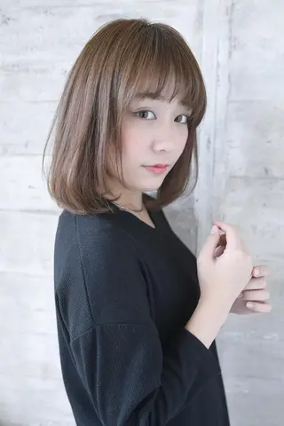 ミディアム KAMIGAMI所属・KAMIGAMI SAKAEのヘアスタイル