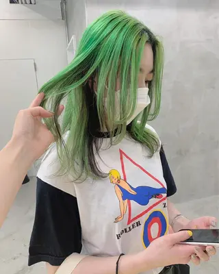 セミロング カラー ブームボックス所属・🐝ハイトーンカラー hachi🐝のヘアスタイル