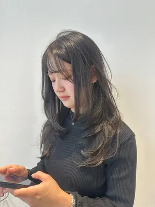 セミロング レイヤーカットx 透明感カラー🌟のヘアスタイル