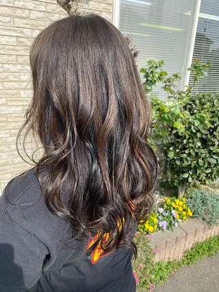 ロング 永沼 真依のヘアスタイル