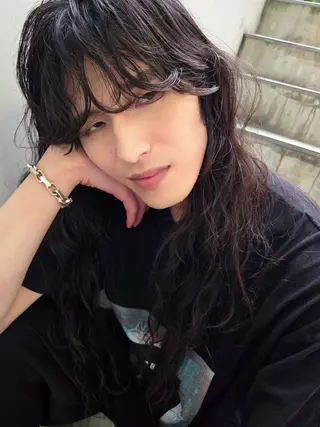 メンズ パーマ メンズ ヘアメイク  ハイトーン キャロのヘアスタイル