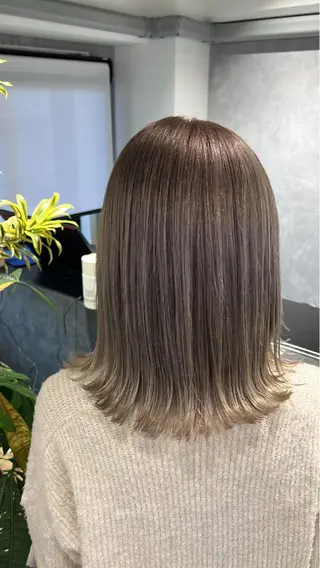ミディアム カラー mimiiy梅田 中崎町ハイトーンのヘアスタイル