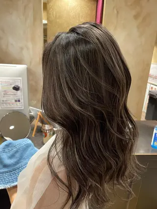 セミロング カラー peakshair所属・髪質改善/メンズパ ーマ𝒀𝑼𝑻𝑶のヘアスタイル