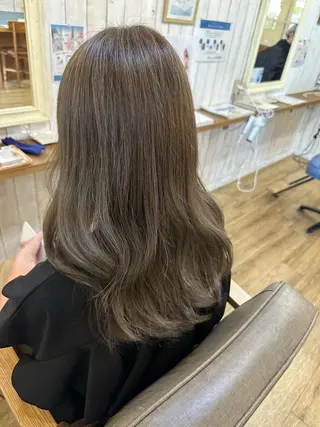 ミディアム 髪質改善/艶髪/ 透明感カラー/サラのヘアスタイル