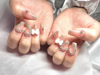 ネイル ビューティーフル Aのネイルデザイン
