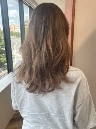 ロング カラー 髪質改善ｶﾗｰ ｹｱﾌﾞﾘｰﾁ/ﾀﾑのヘアスタイル