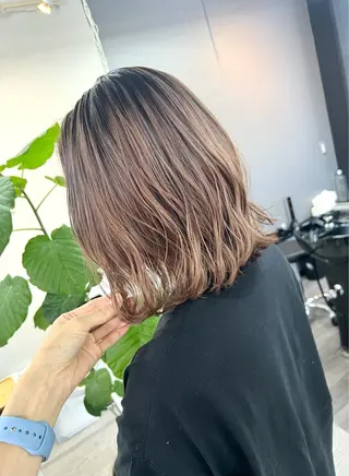 ミディアム カラー 名畑 裕貴のヘアスタイル
