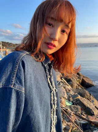 ミディアム カラー tomo🍒パーマ ハイトーン似合わせのヘアスタイル