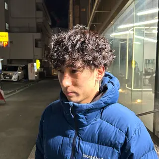 ショート パーマ メンズ 透明感ハイトーン特化 /ケアブリーチ/莉駒のヘアスタイル