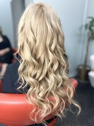 ロング カラー メンズ ブリーチ特化型✂️ ハイトーンカラー👨のヘアスタイル