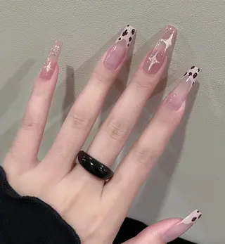 ネイル RAFFINE 月🦋🩵のネイルデザイン