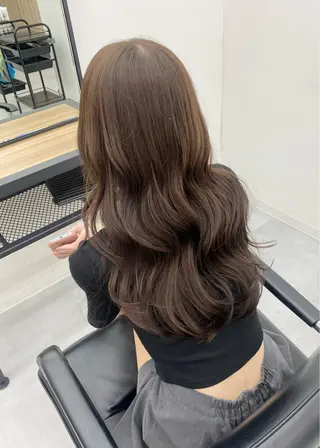 ロング カラー anli所属・tomomi /レイヤーカットのヘアスタイル