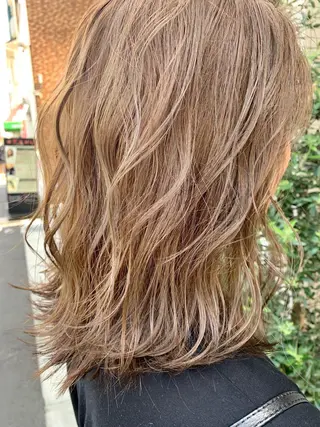 ミディアム ダブルカラー　/ インナーカラーMiiのヘアスタイル