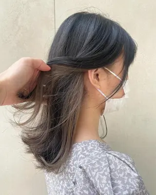 ミディアム カラー ケアブリーチ/ エクステ/レイヤーのヘアスタイル