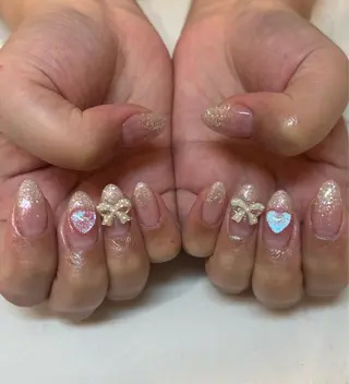 ネイル Raviy新宿店所属・たなか ひろなのネイルデザイン