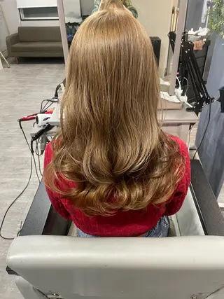 ロング sherry【シェリー】所属・miho 大国町 柔らかハイトーン💛のヘアスタイル