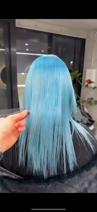 ロング SOL.所属・ハイトーンカラー/デ ザインカラー中川竜斗のヘアスタイル