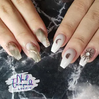 ミディアム ネイル クロキ 。のネイルデザイン