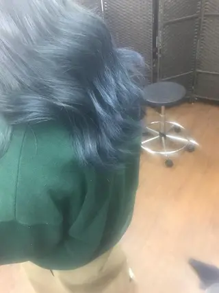 ロング カラー ヤナ マネージャーのヘアスタイル