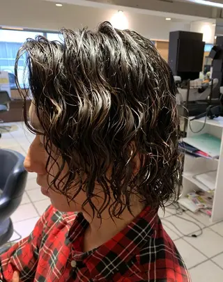 ミディアム パーマ メンズ 森岡 陸のヘアスタイル