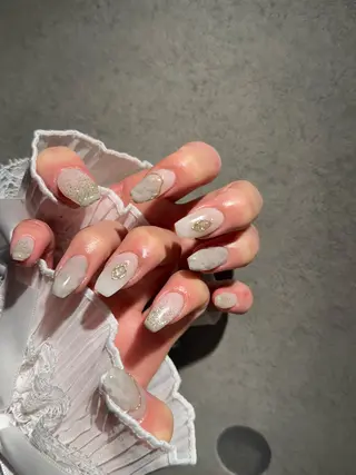 ネイル I-nailロング /ワンホン/キラキラのネイルデザイン