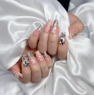 ネイル ちゅるんネイル🪄 耳ツボジュエリー🔗のネイルデザイン