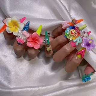 ネイル M2ネイルサロン【長さ出し&フィルイン導入店】所属・長さ出し専門店 RIRIのネイルデザイン