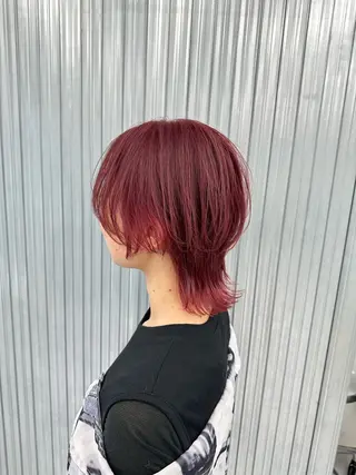 ミディアム 🌈インナーカラー 手塚直生のヘアスタイル