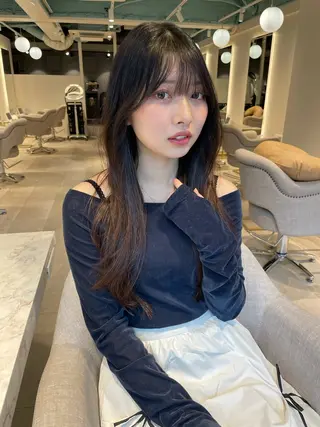 ロング 根本 彩永のヘアスタイル