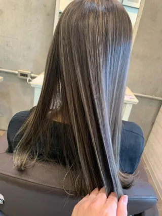 セミロング hair  design Norm所属・ハイライトバレイヤー ジュ🎨川村聖吾🎨のヘアスタイル