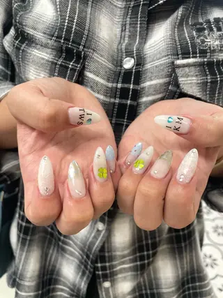 ネイル koyu 🩶のネイルデザイン