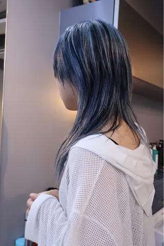 セミロング シイヤ ハナノのヘアスタイル