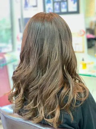 ロング カラー Rootes   Hair  Stage所属・春日部　間庭 寛貴のヘアスタイル