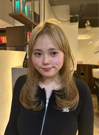 セミロング 🩶レイヤー/盛れる 顔まわり🩶フウカのヘアスタイル