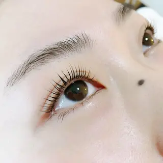 マツエク・マツパ EEネイルサロン所属・まつ毛パーマ專門 BEAUTYのマツエク・マツパデザイン