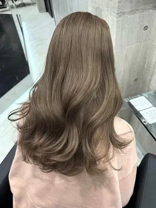 カラー ダブルカラー/レイヤ ーカット𝓜𝓐𝓞のヘアスタイル