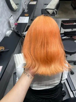 ミディアム デザインカラー/ エクステ/ブリーチのヘアスタイル