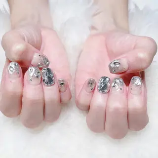 ネイル 根津 綾子のネイルデザイン