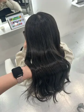 ロング あやめ🪽 オリーブ/ハイトーンのヘアスタイル