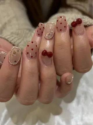 ネイル MARIE NAILS 大阪梅田店所属・藤原 舞衣のネイルデザイン