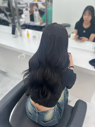 ロング カラー ヘアアレンジ 艶髪ハイトーン🫧 Kurehaのヘアスタイル