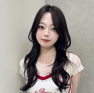 ロング ハッシュカット🖤 レイヤー/透けカラーのヘアスタイル