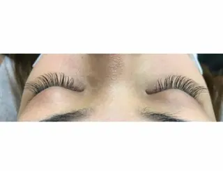 マツエク・マツパ arimo hair&eyelash所属・arimo アイリスト右原のマツエク・マツパデザイン