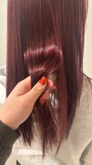 セミロング カラー 山根 彩未のヘアスタイル