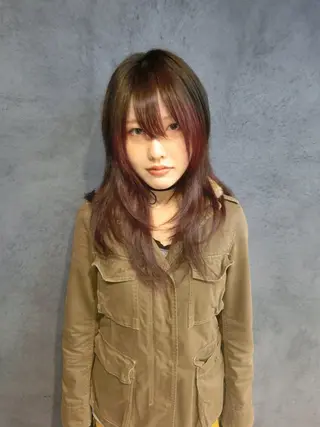 カラー 鳥居 未椰のヘアスタイル