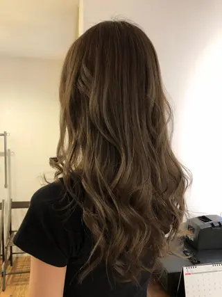 ロング カラー AI 高田馬場店のヘアスタイル
