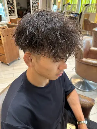 パーマ メンズ 増渕 駿介のヘアスタイル